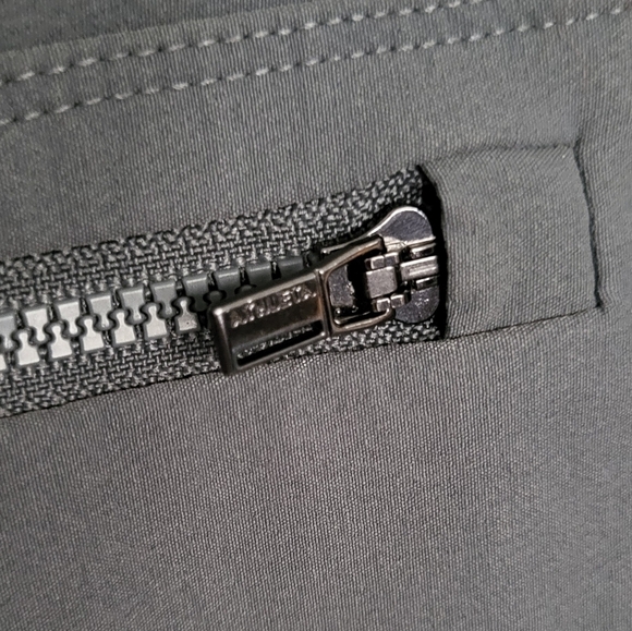 Athleta Headlands Hybrid Cargo II Tight Legging - Picture 5 of 12